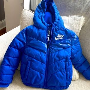 Nike Boys jacket, size yr3-4, extra small. Great condition,thick jacket